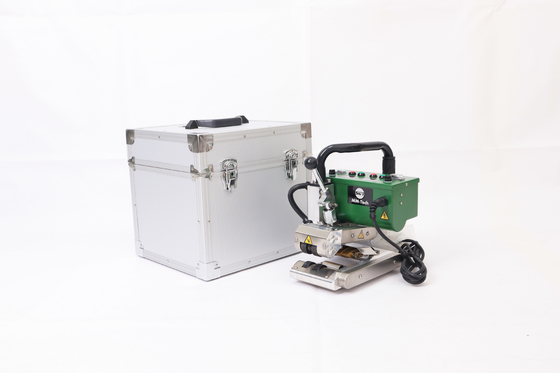 2mmの熱いくさびの魚飼育用の水槽ポリ塩化ビニールのHdpeのGeomembraneの溶接機